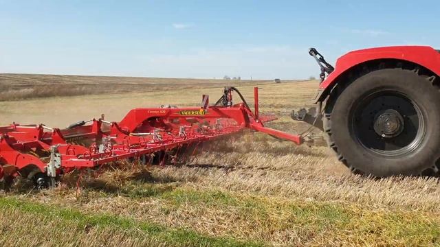 Обкатка нового трактора: Кировец К-742 МСТ в паре с дискатором Vaderstad Carrier 820 смотреть онлайн