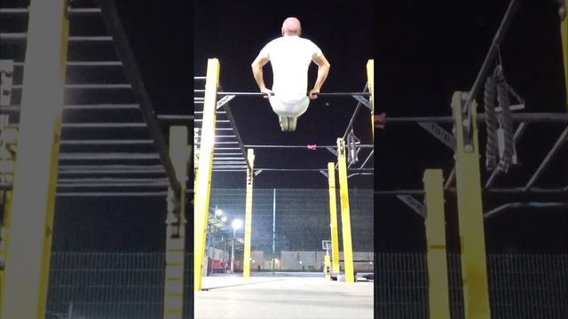 62 года 40 кругов на турнике Упражнение для улучшения кровообращения, особенно головного мозга смотреть онлайн