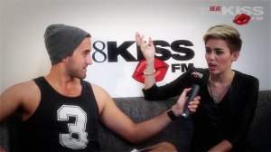 Майли Сайрус дает интервью на KISS FM (Германия)