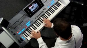 Peter Baartmans demos the Yamaha Tyros5 Super Articulation 2 Tenor Sax Voice