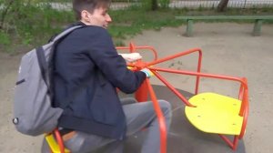Испытание космонавта в центрифуге