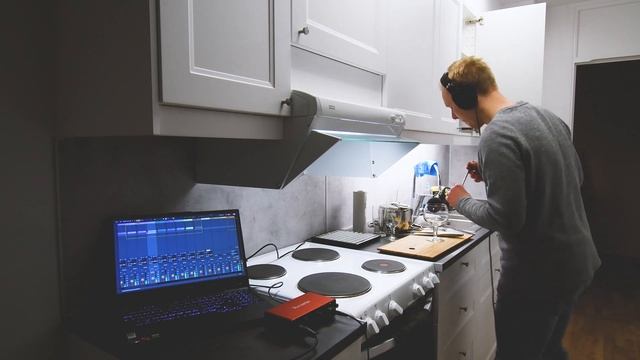 Improvised Live Looping Performance | Kitchen Samba смотреть онлайн