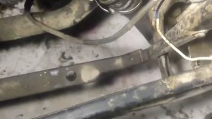 Как правильно поставить лобовину на 406, чтобы из под лобовины не давило масло!