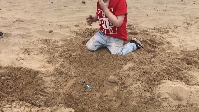 FINDING BURIED TREASURE смотреть онлайн