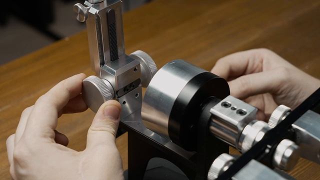 Регулировка плавности хода реечного подъемника устройства Профиль К03 Про смотреть онлайн