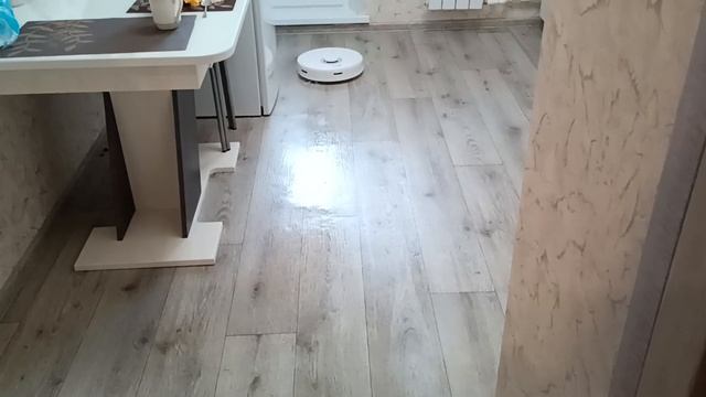 Работает робот Roborock Q7 Max смотреть онлайн