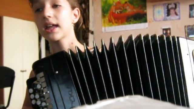 ксюша играет на баяне виновата ли я смотреть онлайн