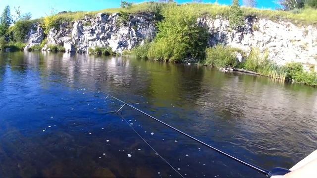 Вечерний мормышинг. Рыбалка на малой реке. Клюет все!