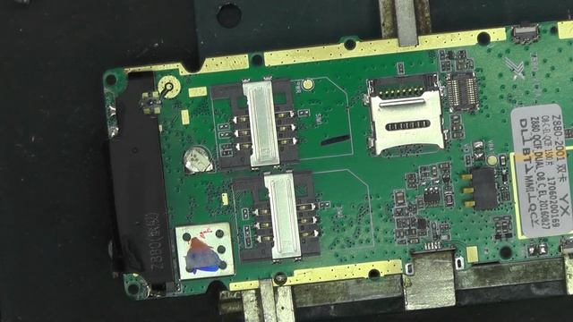 CAT B25 КНОПОЧНЫЙ НЕ ЗАРЯЖАЕТСЯ РАЗБОРКА. МЕНЯЕМ РАЗЪЁМ смотреть онлайн