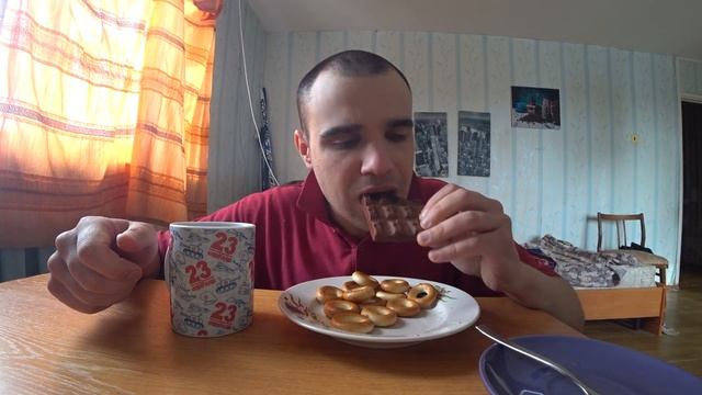 МУКБАНГ/ИТИНГ ПОНЧИК/DONUTS ШОКОЛАД и СУШКИ/ ОБЖОР ЕДА на камеру/ ДЕСЕРТ/ MUKBANG/EATING смотреть онлайн