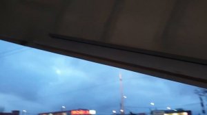Легковой прицеп МЗСА 817712 с пластиковой крышкой на пружинах или амортизаторах. Видео обзор.