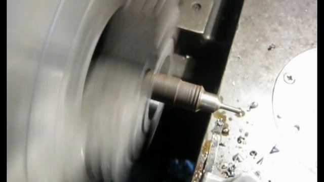 Нарезка мелкой резьбы винтик для штангенциркуля смотреть онлайн