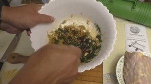 Шашлык из рыбы, вкусный шашлык из сома на шампурах самокрутах.