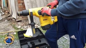 Перфоратор Dewalt D25481K