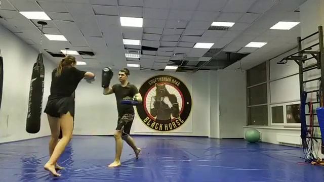 Подготовка к УрФО по тайскому боксу. Демьяненко Арина. Тренер: Ратманский С.И. смотреть онлайн