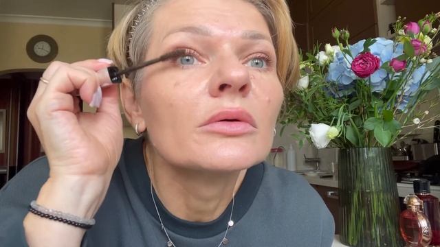 ?45+? Значит вам к нам. Макияж в настроении «тяжелый люкс», минимум средств - обалденный результат! смотреть онлайн