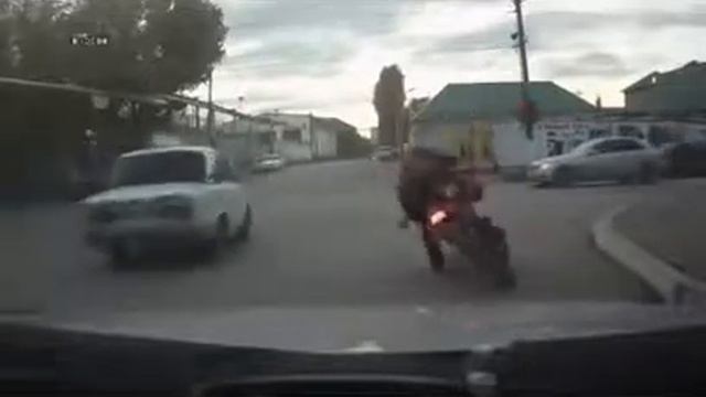 Clown on a motorcycle / Клоун на мотоцикле смотреть онлайн