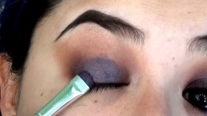 Maquillaje de ojos ahumado para párpados caídos