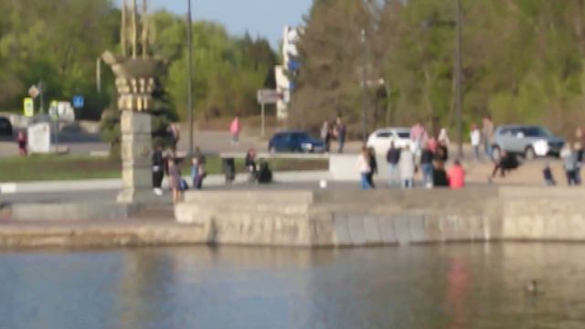 Комсомольский пруд. Фонтаны музыка.