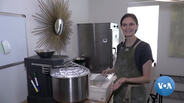 Former Model Starts Successful Baking Business in COVID Times смотреть онлайн