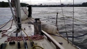 Прохождение Ивановских порогов на Неве, на яхте под мотором