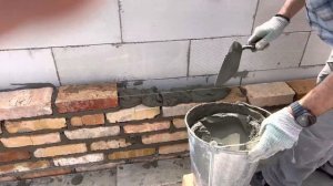 Кладка перегородки в пол кирпича «вприсык». Кирпич б/у «полукруглый»