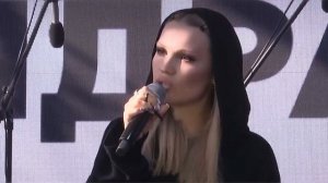 Сандра Мантика - «Пополам». Песня посвященная всем воинам и их женам, которые ждут их дома.