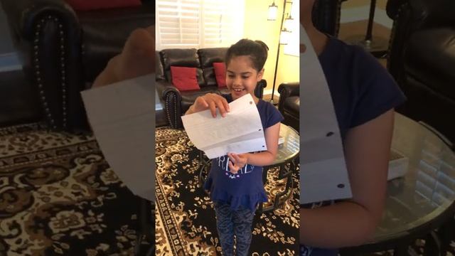 Gift an iPad Pro to my daughter .Her reaction is priceless ???