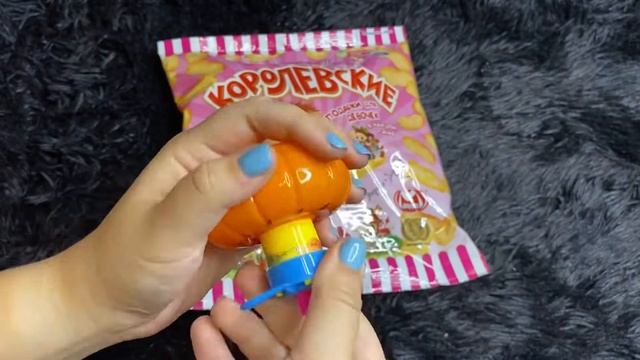 Распаковка кукурузных палочек «Королевские» для девочек. В одной упаковке 2 сюрприза ? смотреть онлайн