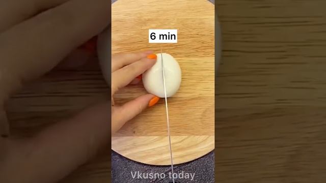 Сколько варить куриное яйцо/How long to boil a chicken egg #shorts