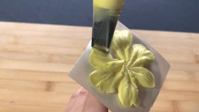 Wild Rose - Buttercream piping tutorial