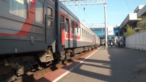 Прибытие ЭП1М-614 с поездом Баку — Ростов-на-Дону