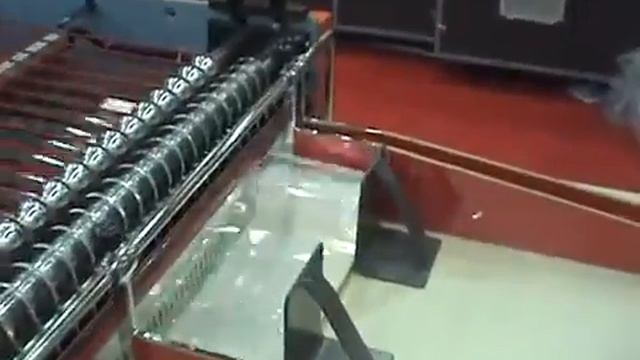 OZM 70 LS УНИВЕРСАЛЬНЫЙ СТАНОК ДЛЯ ПРОИЗВОДСТВА ПАКЕТОВ С БОКОВОЙ РЕЗКОЙ (С АППАРАТАМИ) смотреть онлайн