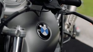 Настоящий мотоциклист в гостях у настоящего дилера BMW Motorrad.