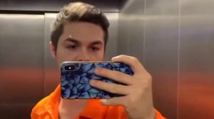 Артем Граф Ударил С ноги и залил перцовкой Клоуна!!!! #артемграф