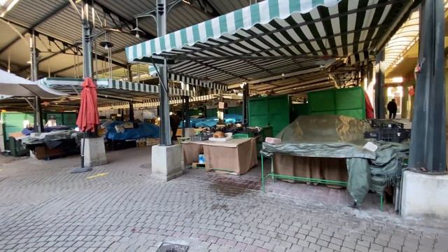 КАК МЫ НА РЫНОК КРАСНОДАР ХОДИЛИ  СИДИМ НА ЛАВКЕ ГРЕЕМ НОСЫ