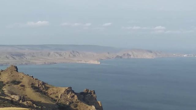 Карадаг. Конец маршрута - Коктебельский залив сверху.