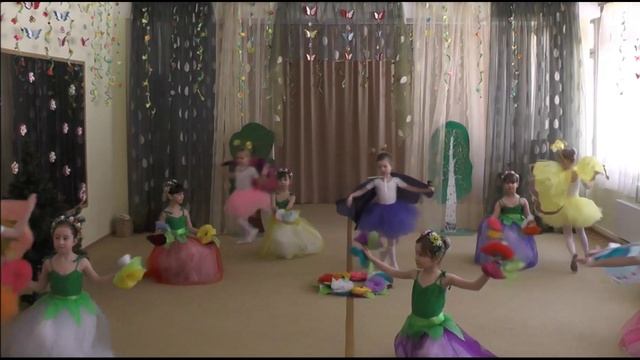 "Танец бабочек и цветов" смотреть онлайн