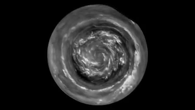 NASA запечатлело на Сатурне мощный ураган в Солнечной системе
