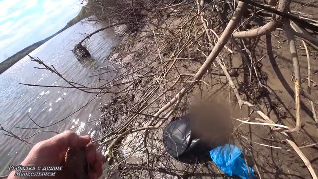 ДОНКА КОРМУШКА ПОПЛАВОК. ЛОВЛЮ на ВСЁ. Рыбалка на ОКЕ в конце апреля.