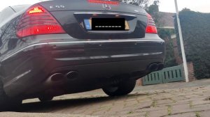 Mercedes-benz E55 AMG W211 V8 kompressor 500PK exhaust sound cold start