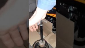 Бу задние стойки с тойоты карины 2