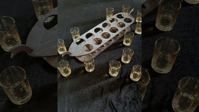 Ладья для подачи стопок , шотов , рюмок . Посуда для ресторанов .