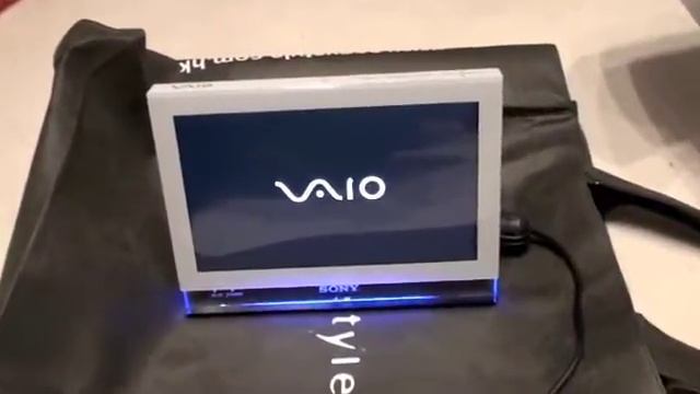 Unboxing Sony Wifi Photo Frame VGF-CP1 смотреть онлайн