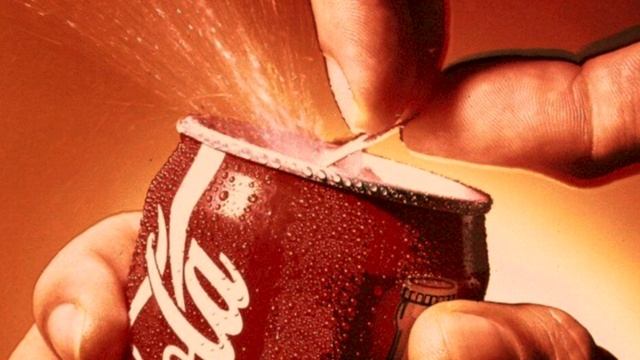 Что делает с организмом баночка колы? смотреть онлайн