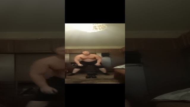 Виталий Еськин. Тусовка. Развлекуха. Гантели. Гиря.