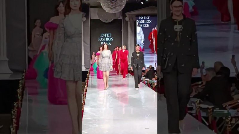 Показ в день открытия #estetfashionweek