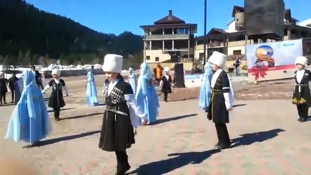 АНСАМБЛЬ АРХЫЗ МЛАДШАЯ ГРУППА смотреть онлайн