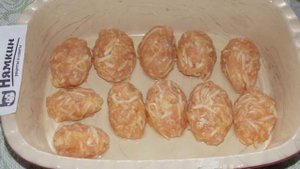 Куриные котлеты с кабачком и овсяными хлопьями в духовке
