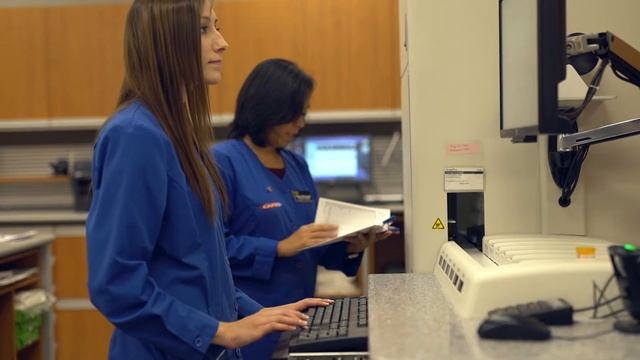 Federated Co-op pharmacy uses the ScriptPro SP 200 robotic dispensing system смотреть онлайн